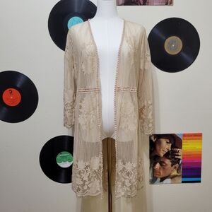 Miss Chievous | Beige Lace Cover